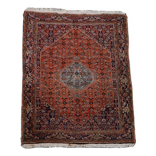 Vintage Oriental Rug in Wool For Sale