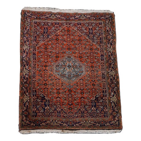 Vintage Oriental Rug in Wool For Sale