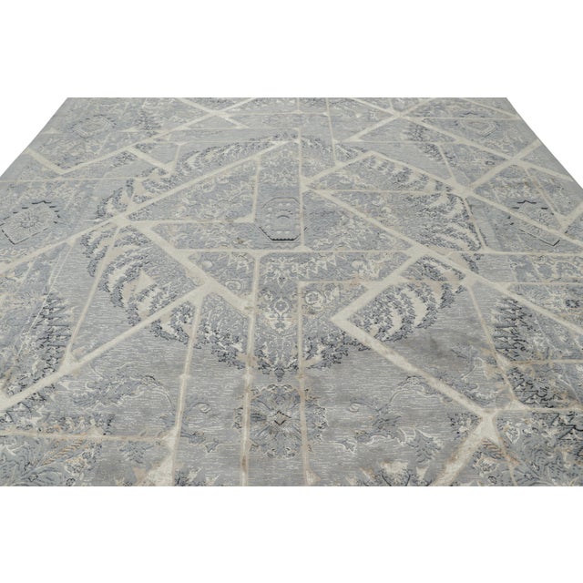 This hand-knotted wool 10x14 rug represents a bold new line of Rug & Kilim’s Modern Classics Collection—a series of...