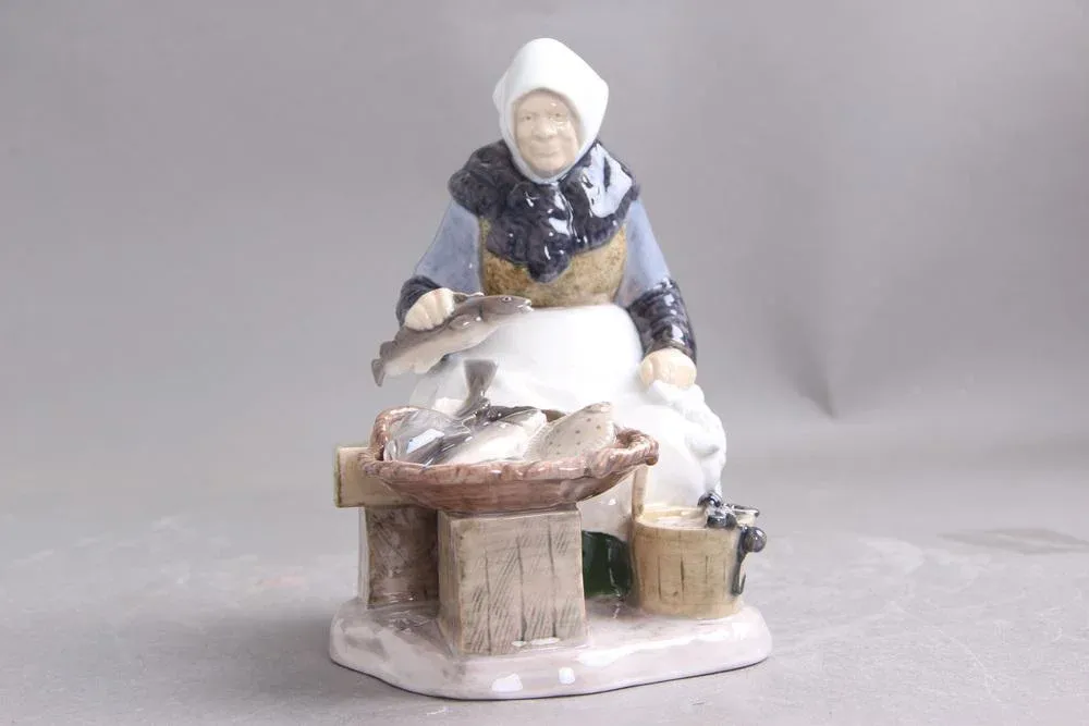 Bing & Grondahl Fisherman's Wife - Thumbnail 5