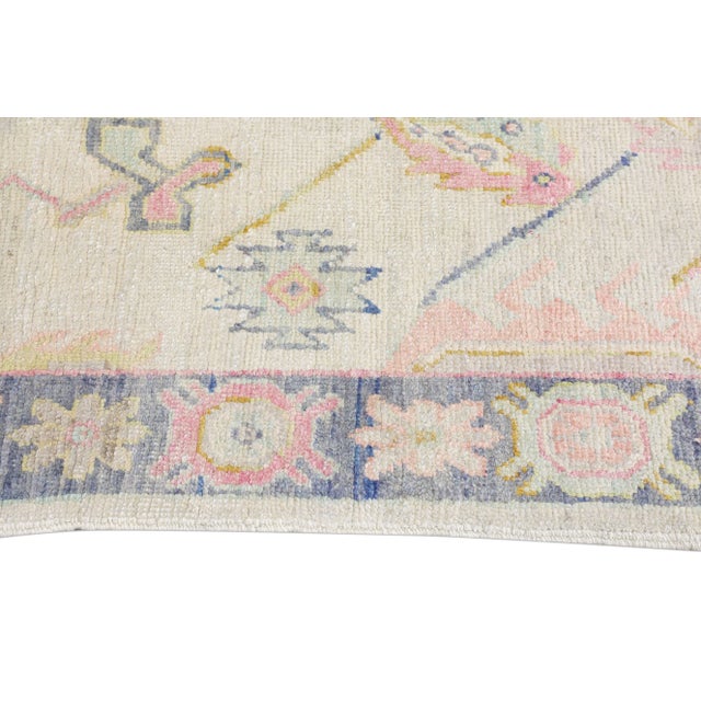 Early 21st Century 21st Century Oriental Handwoven Light Grey Turkish Oushak Rug 5'7" X 5'6" For Sale - Image 5 of 9