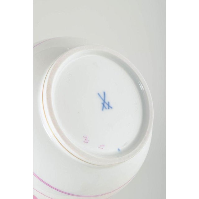 Porcelain Coffee Pot with Lid from Meissen For Sale - Image 5 of 6