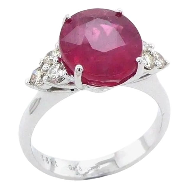 Round Rubellite Pink Tourmaline Diamond Three Stone 18 Karat White Gold Ring, Size 6.5 For Sale