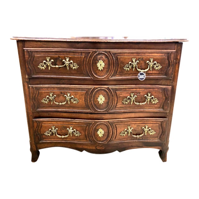 18th C. French Louis XV Walnut Commode For Sale