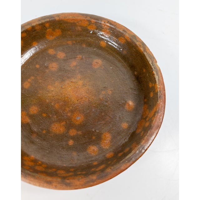 Farmhouse 19th Century American Redware Pie Dish With Manganese Spots For Sale - Image 3 of 12