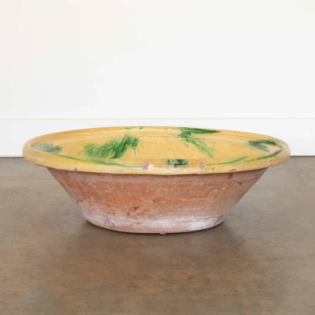Spanish 19th Century Spanish Yellow and Green Lebrillo Bowl For Sale - Image 3 of 9