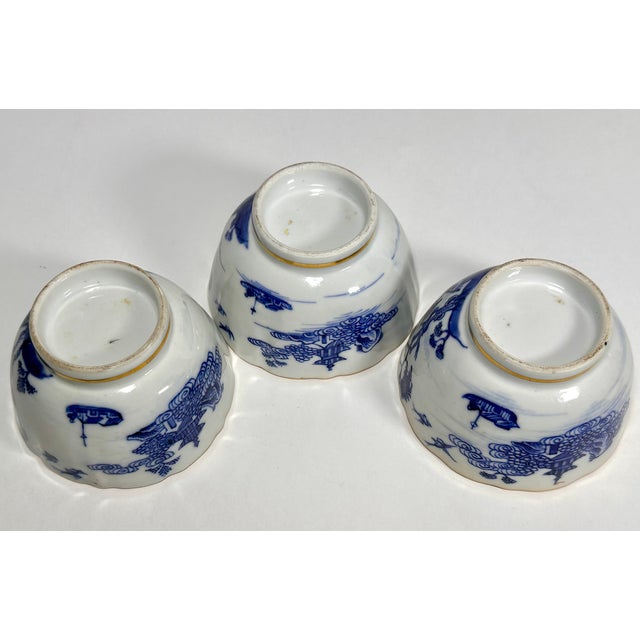 18th Century Chinese Export Blue & White Tea Bowls and Underplates With English Clobbering - Set of 5 For Sale - Image 11 of 13