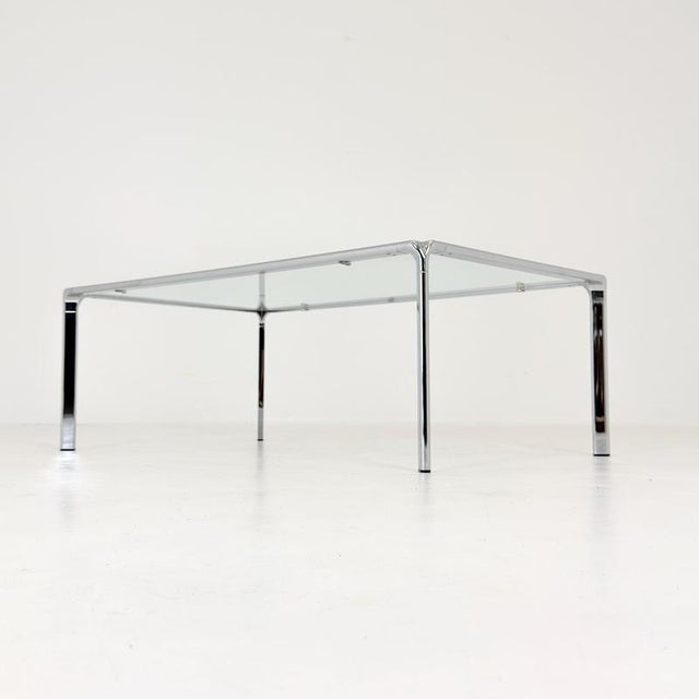 Metal Mid-Century Modern Italian Bauhaus Coffee Tables in Chrome and Thick Glass, 1980s, Set of 2 For Sale - Image 7 of 18