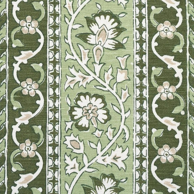 Traditional Sample - Schumacher x Mark D. Sikes Ojai Paisley Fabric in Leaf Green For Sale - Image 3 of 6