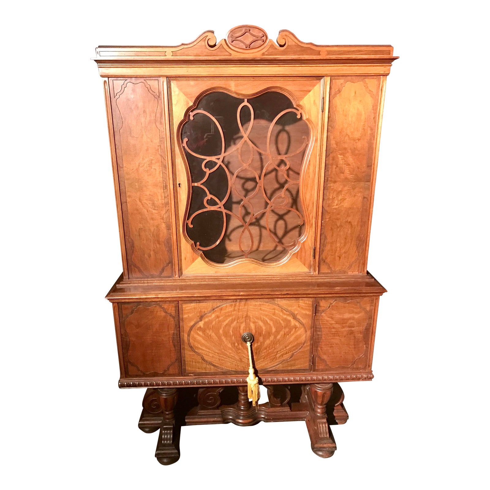 Jacobean Style Rockford Illinois Furniture China Cabinet ...