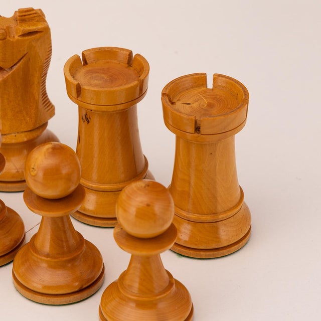 Antique English Cased Chess by Staunton, 1950, Set of 33 For Sale - Image 15 of 16