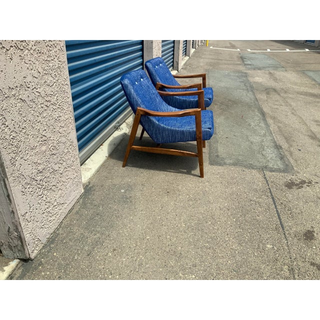 Textile Blue /White Chenille Mid Century Lounge Chairs- a Pair For Sale - Image 7 of 8