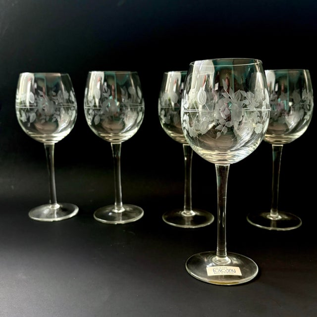 1960s Vintage Toscany Hand Blown Wine Glasses Set of 5 – Romanian Mid-Century Floral Cut Crystal Stemware - Toy57 Pattern For Sale - Image 5 of 8