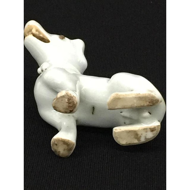 Chinese Porcelain Sitting Dog, Dehua, Qing Dynasty, Kangxi Era For Sale - Image 6 of 14