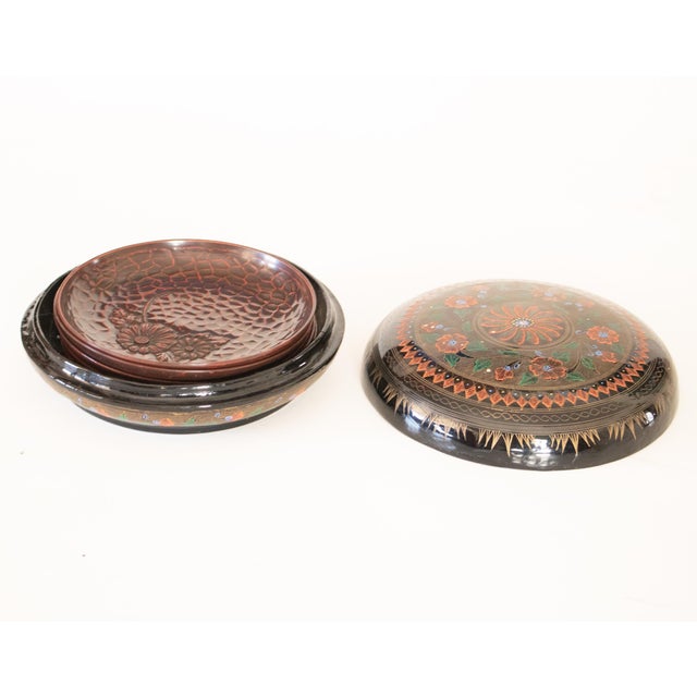 Kamakura-Bori Style Lacquered Set of 6 Sushi Plates in Wood Box For Sale - Image 9 of 15