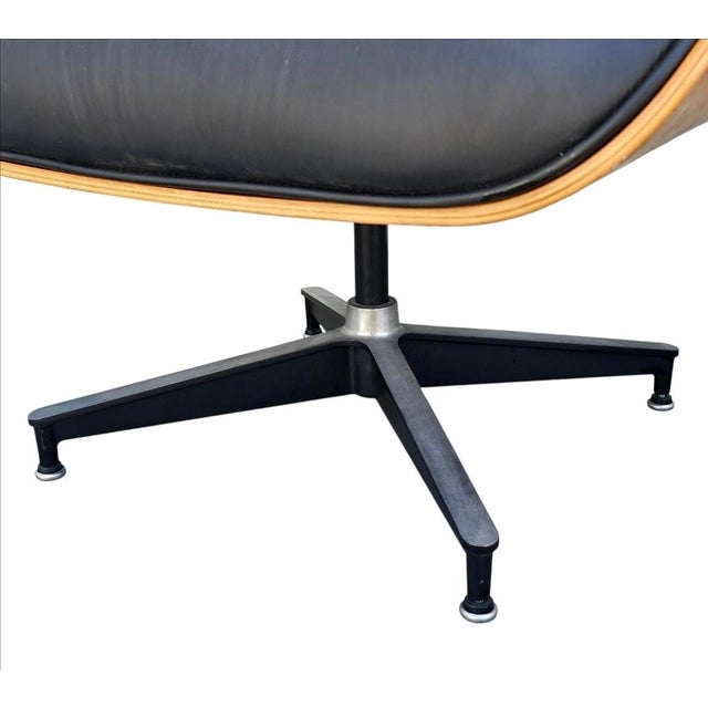 Mid-Century Modern Mid-Century Modern Eames Leather Ottoman by Herman Miller For Sale - Image 3 of 17