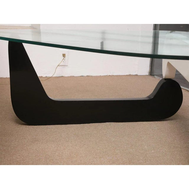 Noguchi Mid-Century Modern Black and White Noguchi Style Coffee Table For Sale - Image 4 of 10
