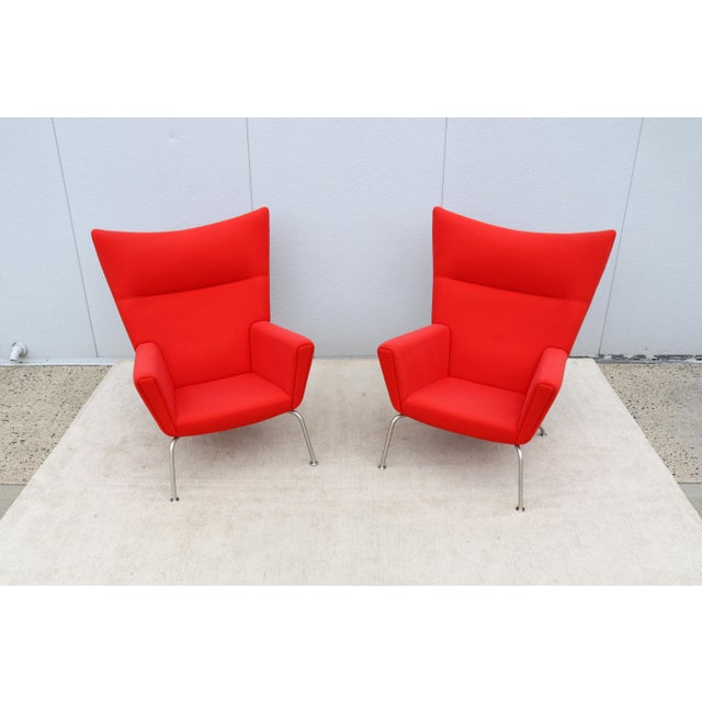 2010s MCM Danish Hans J. Wegner for Carl Hansen & Son Ch445 Wing Lounge Chairs, a Pair For Sale - Image 5 of 18