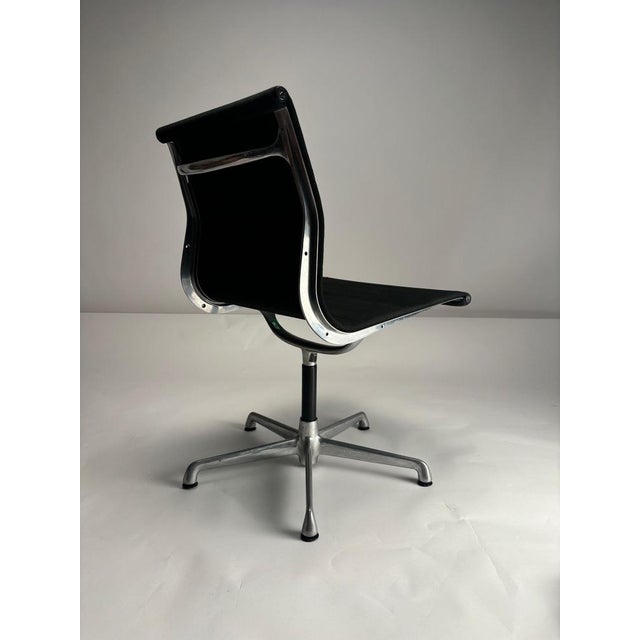 1970s Model EA107 Swivel Chairs by Charles and Ray Eames for ICF De Padova, 1970s, Set of 2 For Sale - Image 5 of 10
