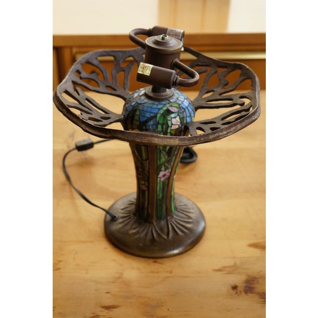 Vintage Tiffany-Style Cobweb Artisanal Lead Glass Lamp With Heavy Mosaic Base For Sale - Image 10 of 13