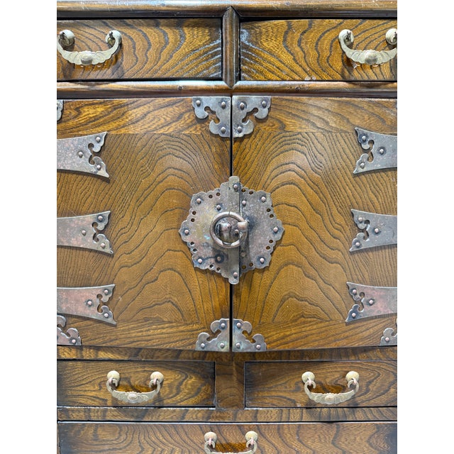 Korean Morijang Chest With Original Brass Hardware and Fish Brass Lock With Key For Sale In Portland, OR - Image 6 of 14