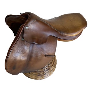 Vintage English Riding Saddle by Beval - Made in England For Sale