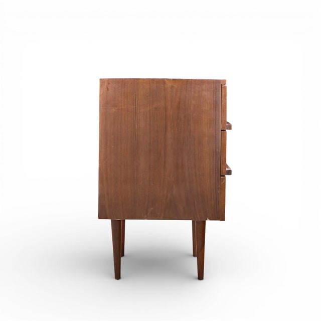 Mel Smilow Mel Smilow Mid Century Walnut Chest of Drawers Nightstands - Pair For Sale - Image 4 of 11