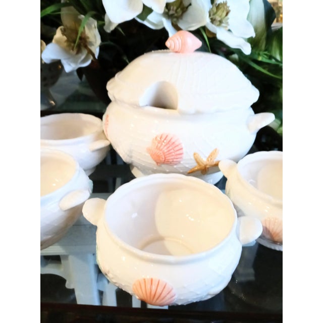 Ceramic Vintage 5 Piece Ceramic Coastal Seashell Fitz and Floyd Style Soup Tureen Set W/ 4 Soup Bowls For Sale - Image 7 of 10