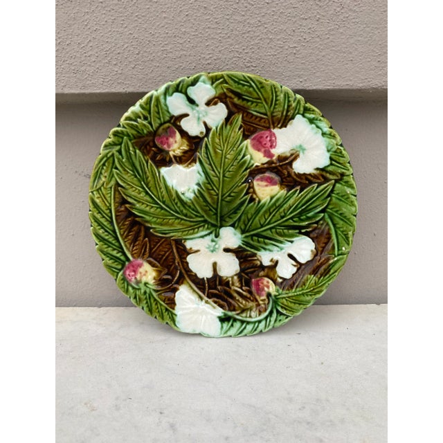 Late 19th Century Majolica Strawberries Plate Orchies, Circa 1890 For Sale - Image 5 of 5