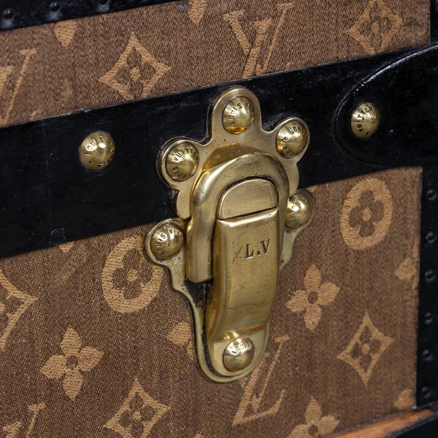 Antique French Trunk in Woven Canvas from Louis Vuitton, 1900 For Sale - Image 12 of 18