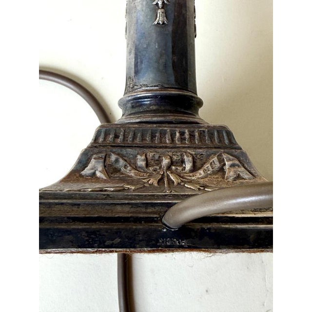 French Neoclassical Silvered Metal Column Table Lamp with Pleated Shade, 1970 For Sale - Image 13 of 15