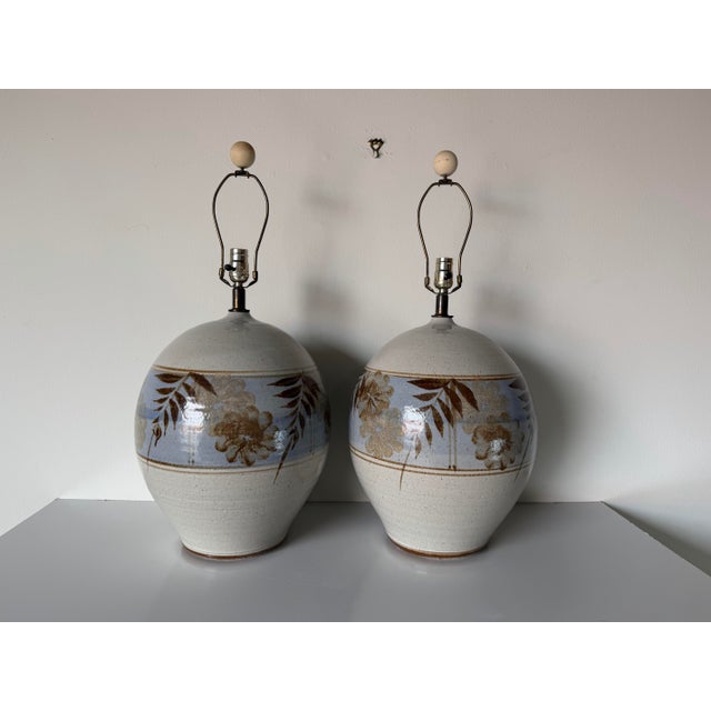 Pair of Vintage Mid-Century California Studio Pottery Stoneware Table Lamps With Hand-Painted Floral Motif For Sale - Image 4 of 12