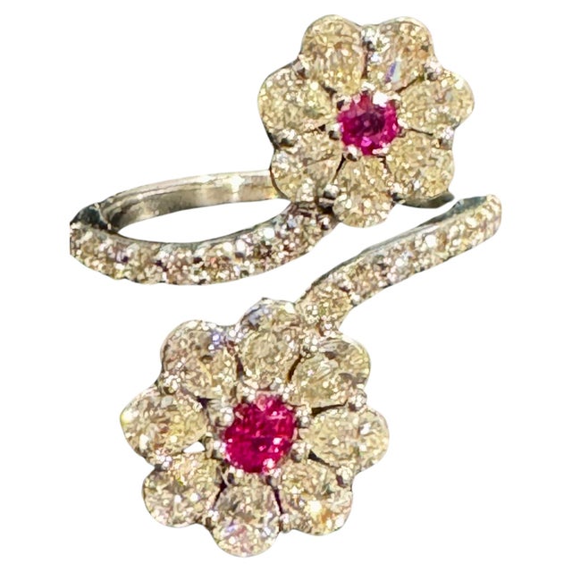 0.30 Ct Fine Natural Ruby & 2 Ct Finest Diamond 18 Kt White Gold Flower Ring For Sale - Image 11 of 18