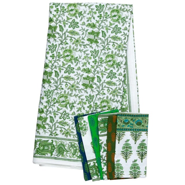 Contemporary Aria 10-Seat Green Tablecloth For Sale - Image 3 of 5