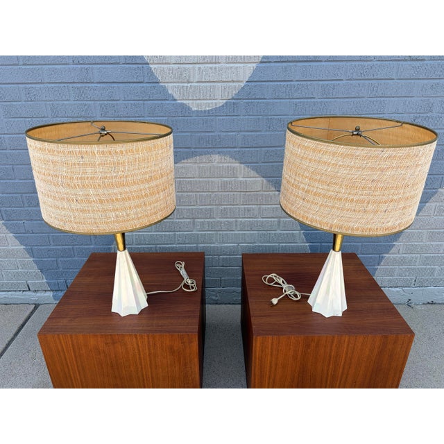1960s Pair of Sculptural Mid-Century Modern Table Lamps With Pleated White Bases and Brass Accents For Sale - Image 5 of 10