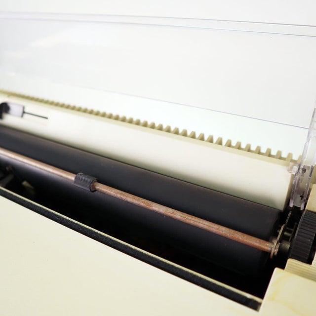 Model 4500 Typewriter from Underwood For Sale - Image 5 of 9