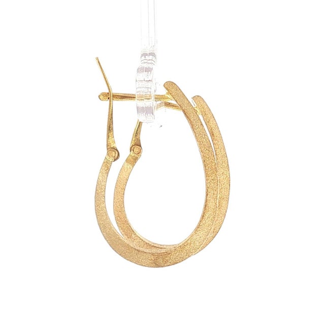 Modern Late 20th Century 18k Yellow Gold Textured J-Hoop Earrings, A Pair For Sale - Image 3 of 4