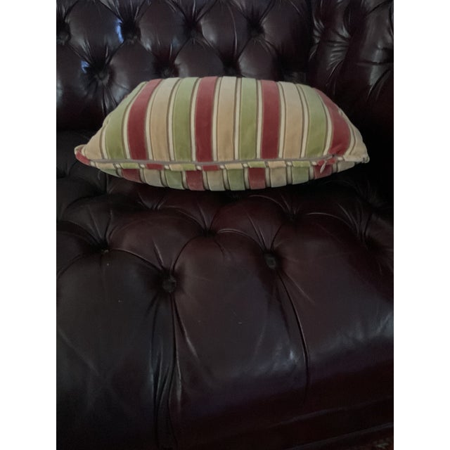 2020s Cowtan & Tout Pair of Velvet 3 Tone Stripe Decorative Pillows For Sale - Image 5 of 5