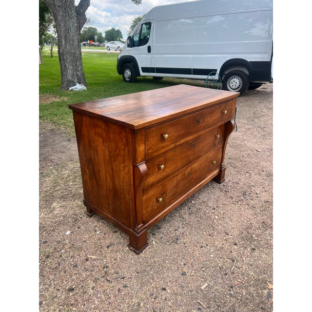 French 19th Century Louis Philippe Solid Walnut Chest of Drawers / Commode For Sale - Image 9 of 12