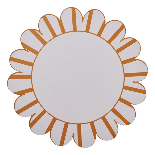 Jardin Amber Hardwood Scalloped Stripe Wipeable Placemats, Set of 4 For Sale