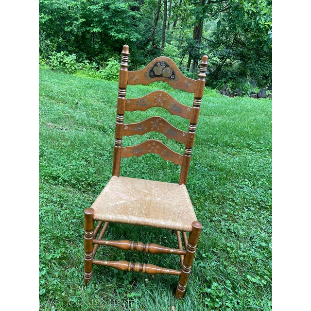 Late 20th Century Heirloom Maple Ladderback Side Chair – Colonial Style With Rush Seat For Sale - Image 4 of 8