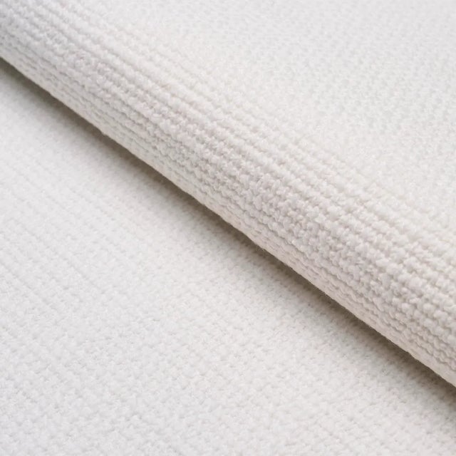 SAMPLE - Schumacher Sonny Indoor/Outdoor Fabric In White For Sale