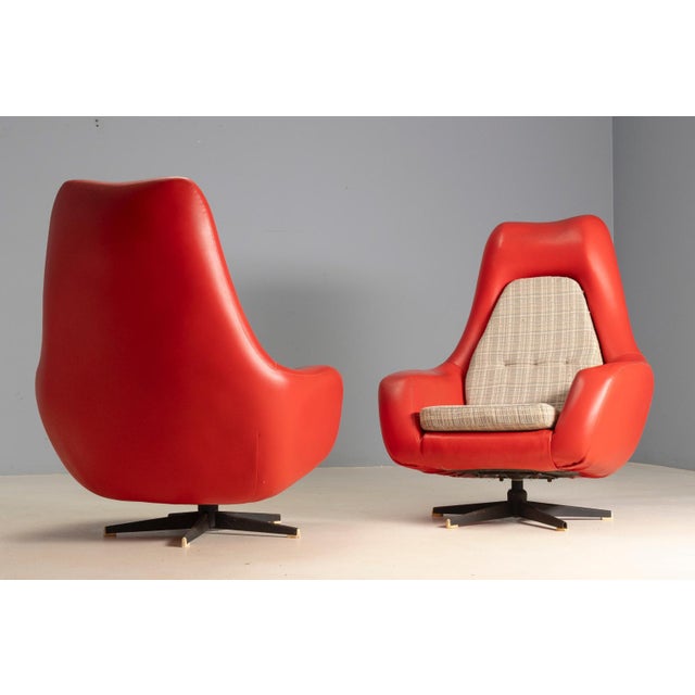 This pair of lounge chairs was produced in Czechoslovakia during the 1970s. The design reflects the Space Age aesthetic of...