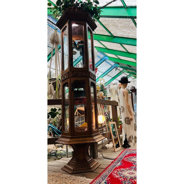 Hollywood Regency Mid-Century Hollywood Regency Gold Gilt Display Cabinet | Curio For Sale - Image 3 of 18