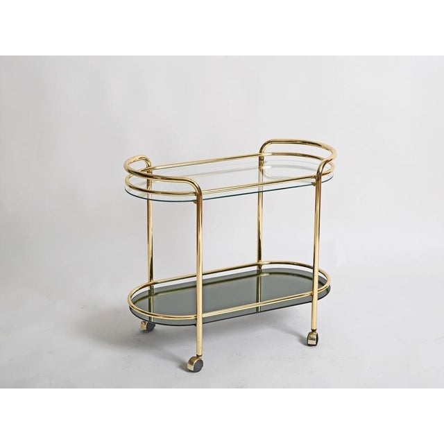 Mid-Century Italian Serving Bar Cart in Gilt Metal and Green Mirror Glass, 1970s For Sale - Image 4 of 10