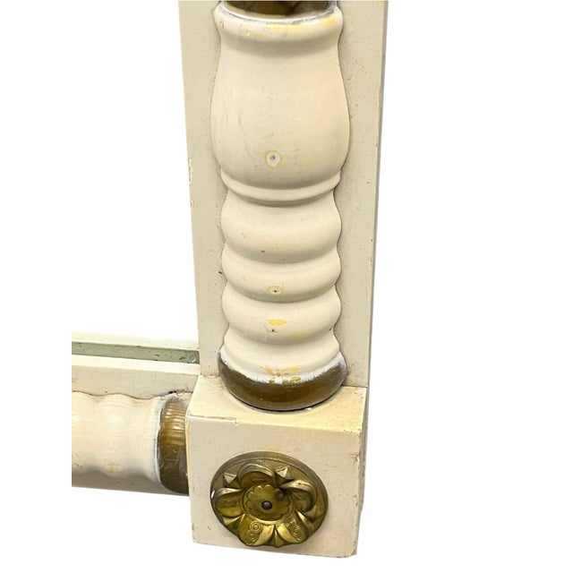 Vintage Hitchcock Federal Style Églomisé Mirror – Neoclassical Gilt & Ivory Frame For Sale - Image 9 of 15