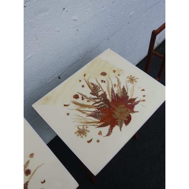 Scheibe Mid Century Folding Wooden Tv Trays Floral Top 4pc Set With Stand 6896 For Sale - Image 17 of 18