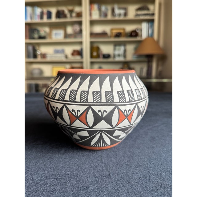 Roberta Howeya Trujillo Acoma Pueblo Polychrome Olla For Sale - Image 4 of 8