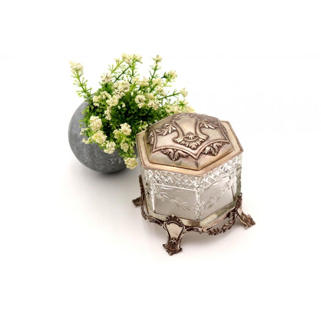 Cut Glass Candy Box, in Good conditions.