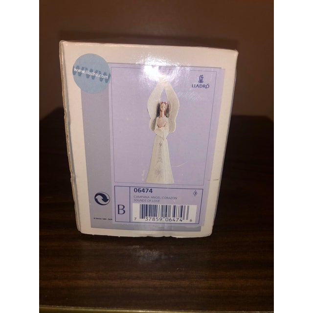 Vintage Spanish Lladró "Sounds of Love" Porcelain Angel Bell Figurine (#06474) – In Original Box For Sale - Image 4 of 11